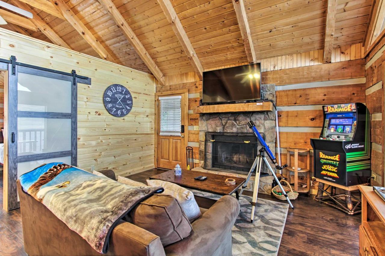 Sevierville Cabin With Private Hot Tub And Fireplace! Extérieur photo