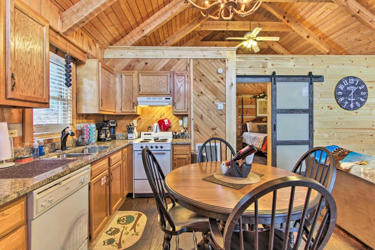 Sevierville Cabin With Private Hot Tub And Fireplace! Extérieur photo