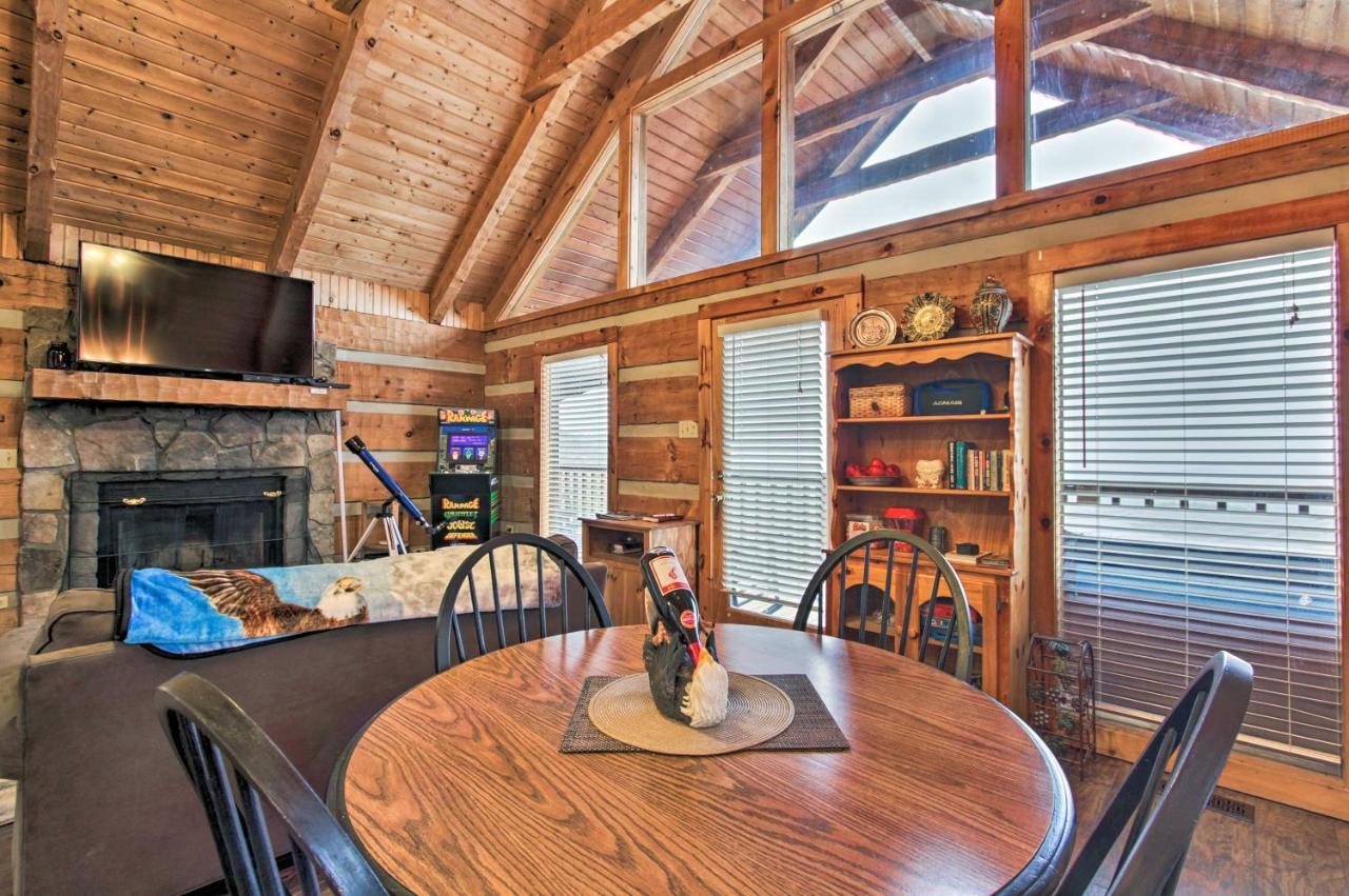 Sevierville Cabin With Private Hot Tub And Fireplace! Extérieur photo