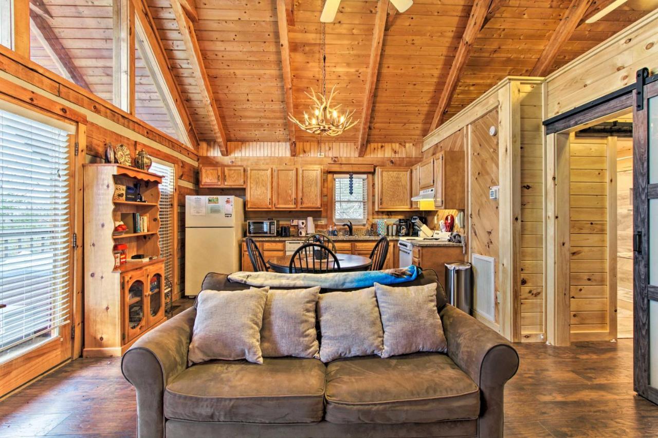 Sevierville Cabin With Private Hot Tub And Fireplace! Extérieur photo