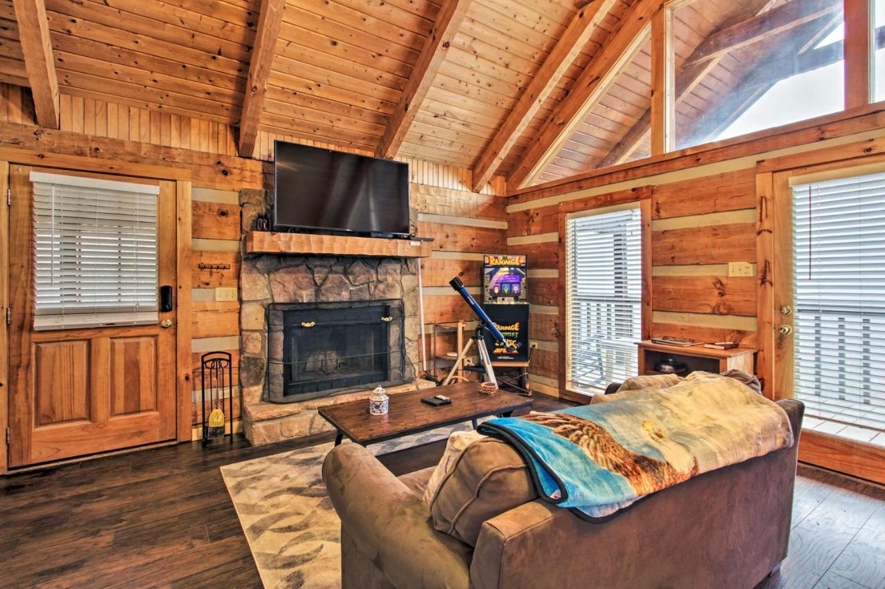 Sevierville Cabin With Private Hot Tub And Fireplace! Extérieur photo